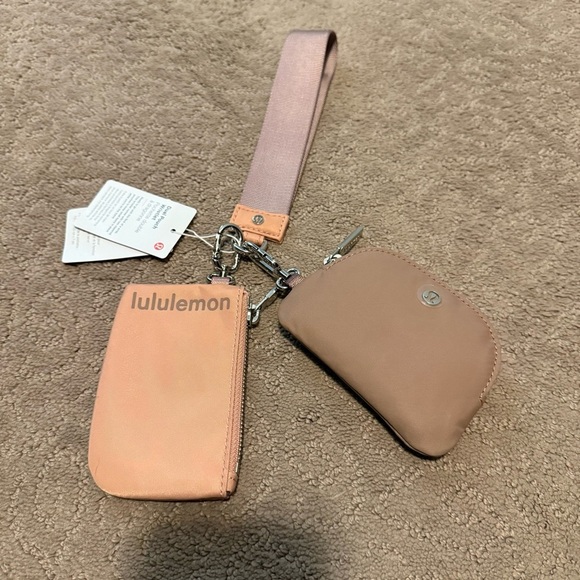💢SOLD💢Lululemon Dual Pouch Wristlet Pink Pastel / Twilight Rose - Picture 2 of 6
